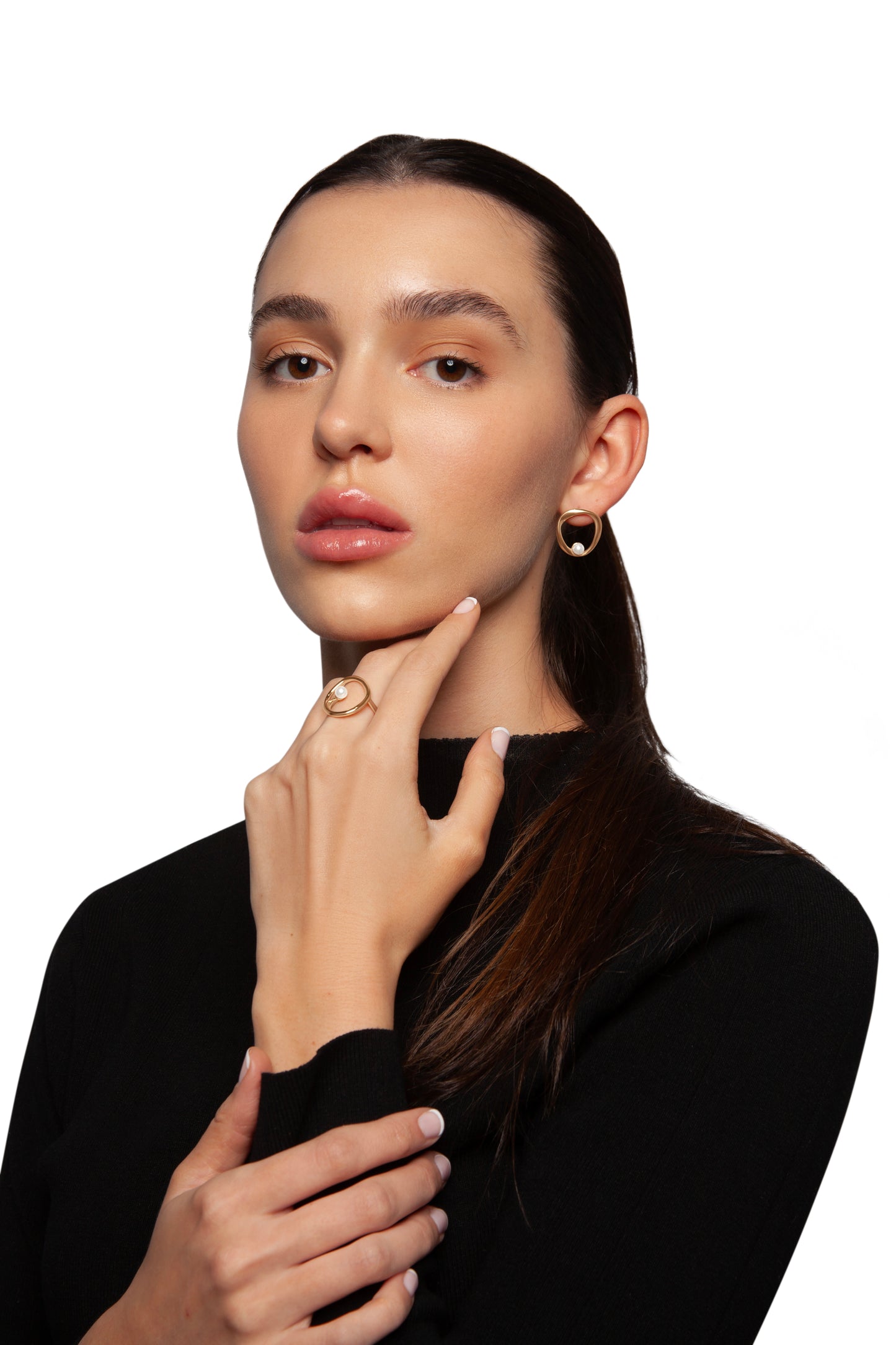 Hollow Geometric Pearl Earrings