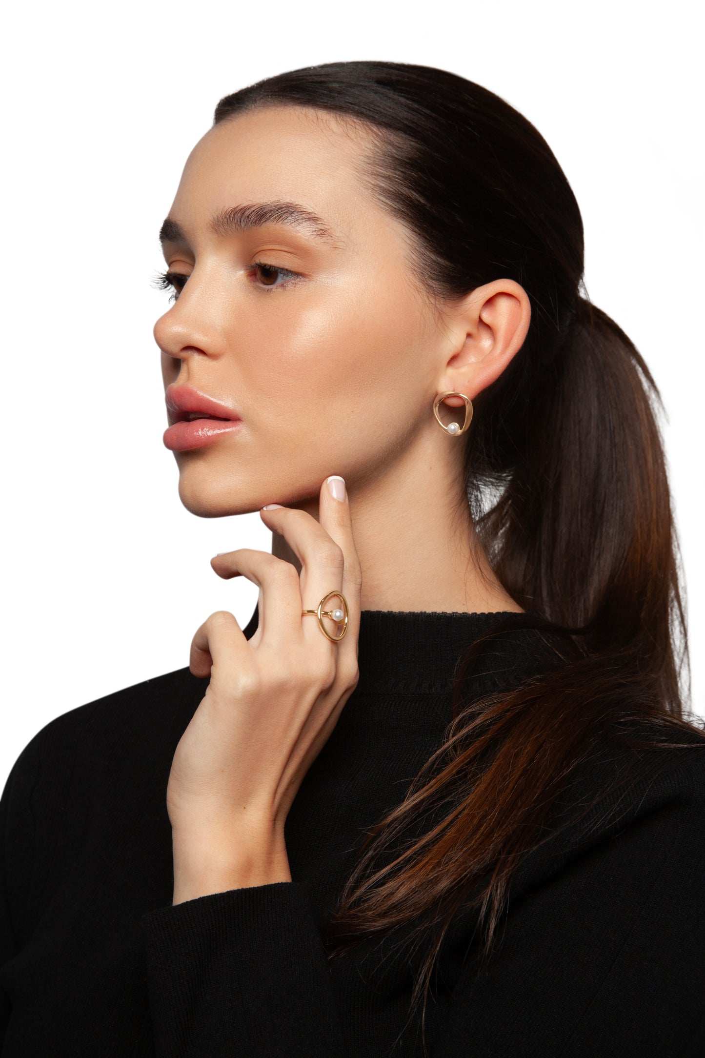 Hollow Geometric Pearl Earrings