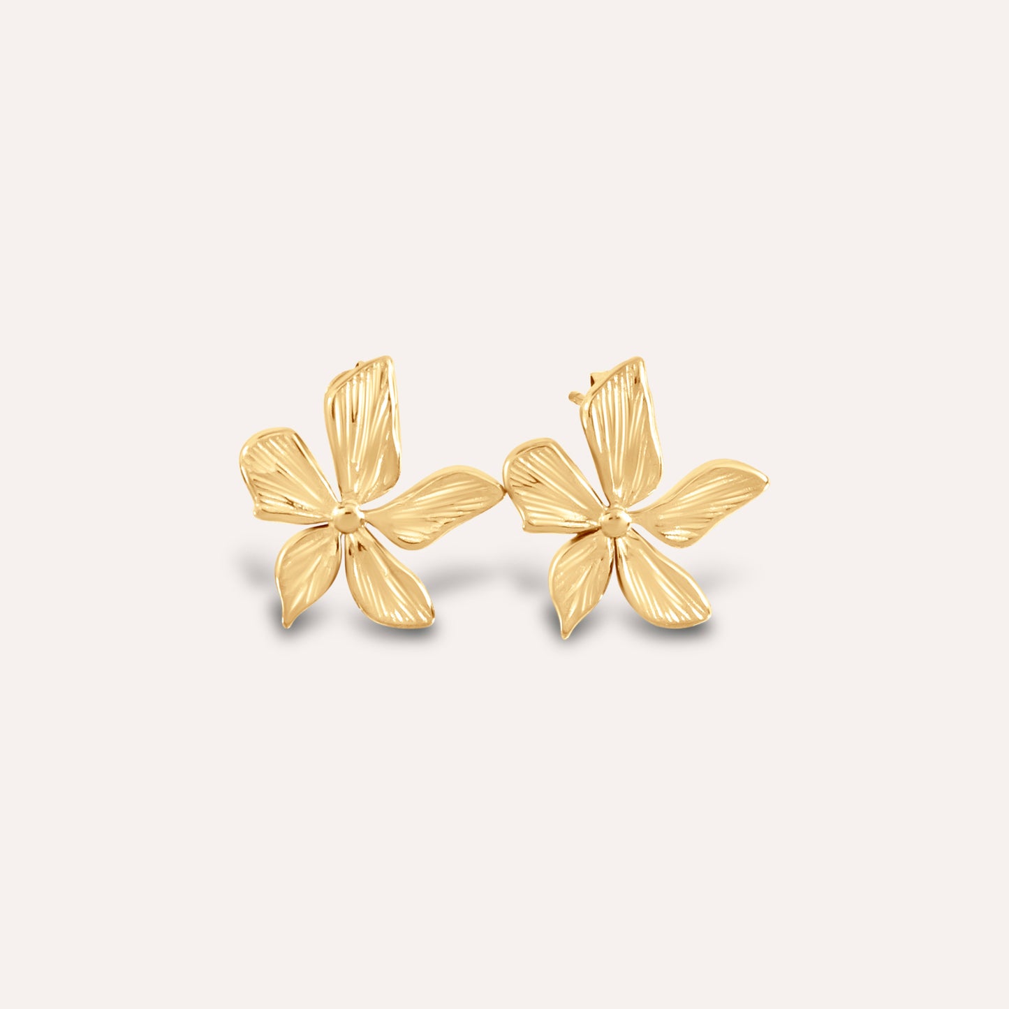 Hollow Geometric Pearl Earrings