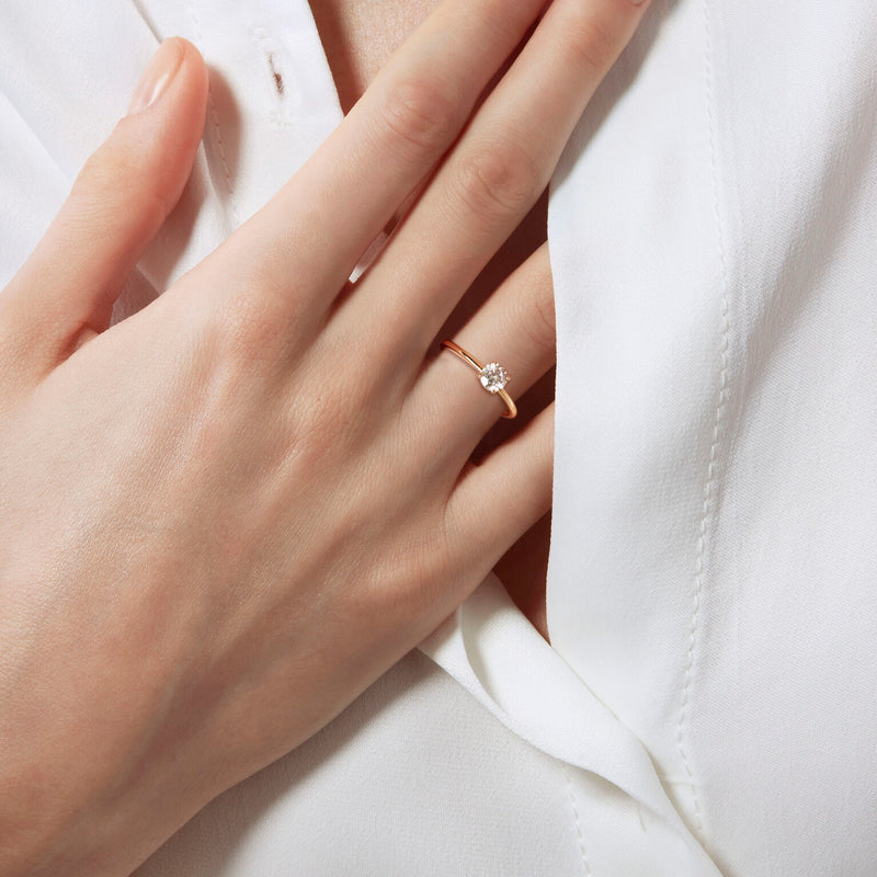 Diamonds and gold solitaire medium Elia ring
